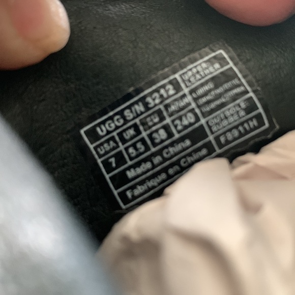 UGG Brienne Booties - S/N 3212 - Picture 10 of 12